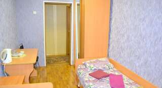 Гостевой дом Мини-гостиница ССК Воронеж Двухместный номер с 2 отдельными кроватями и общей ванной комнатой-2